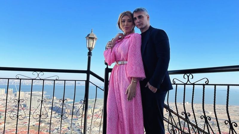 Şarkıcı Doğuş'un eşi Hoşkedem Hidayetkızı ile aşk pozu olay oldu