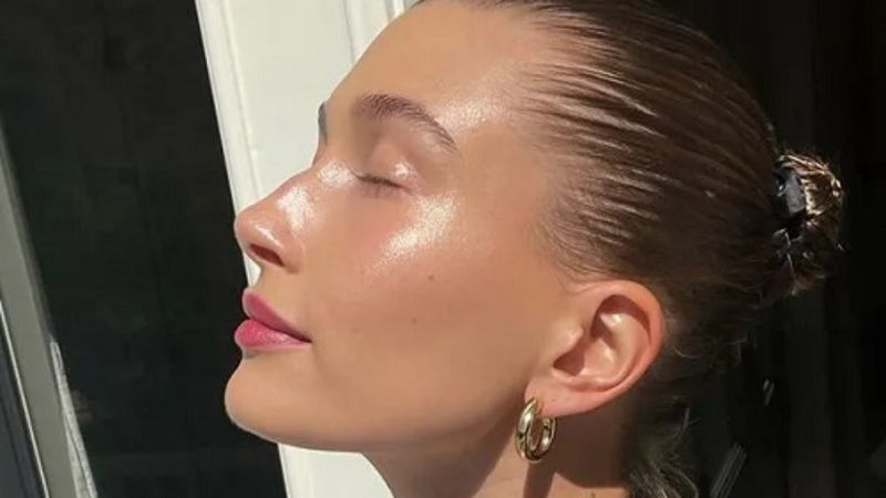 Yüzünüze portakal suyu sürün, porselen gibi görünün...