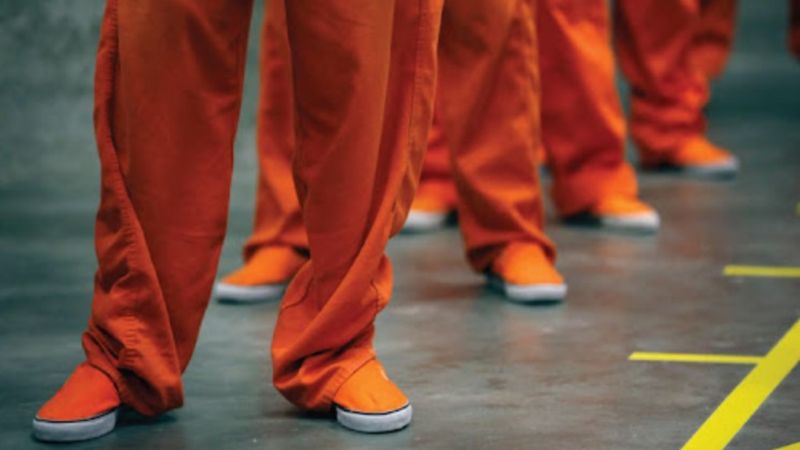 Hükümlü ve tutuklulara tek tip kıyafet düzenlemesi iptal edildi