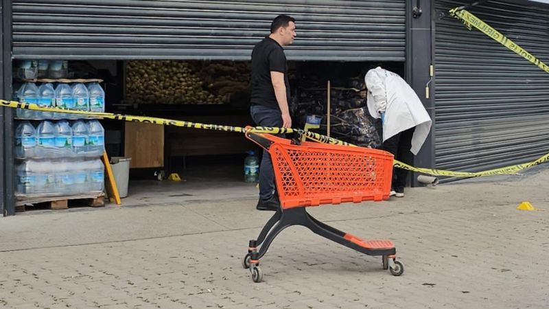 Sakarya'da silahlı saldırı! Husumetlisi çalıştığı markete ateş açtı