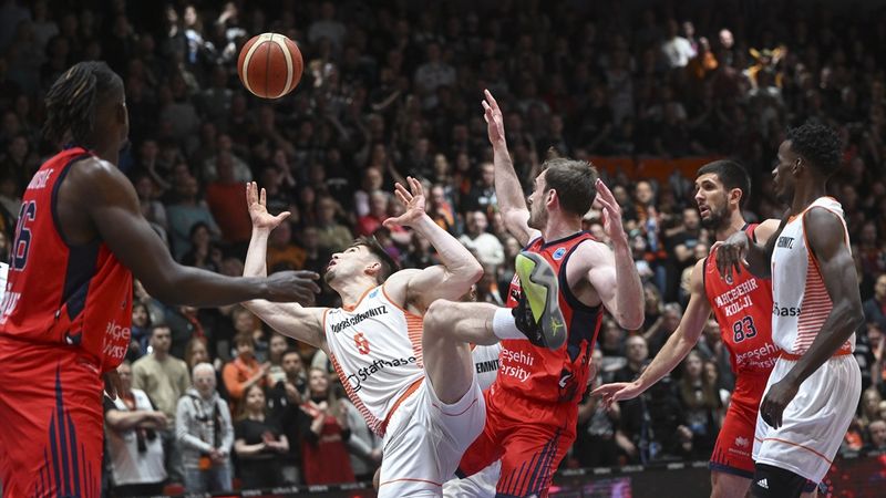 Bahçeşehir Koleji finalin ilk ayağını kaybetti