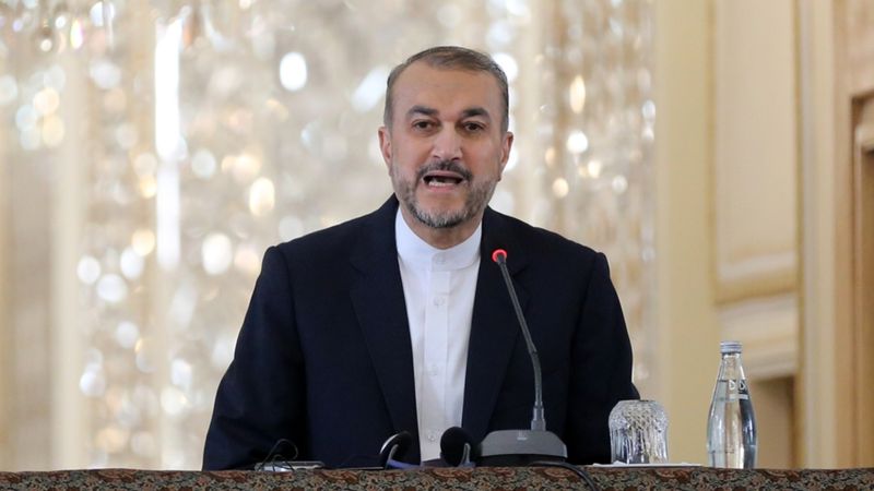 İran, İsrail'e saldırmadan önce ABD'ye bilgi verdiğini açıkladı