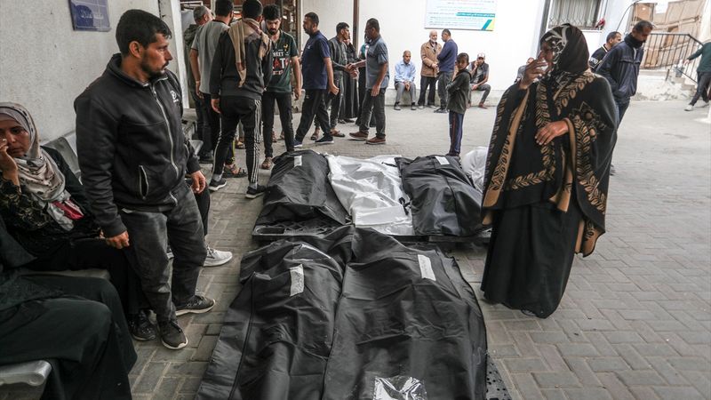 Gazze'de can kaybı 33 bin 970'e çıktı