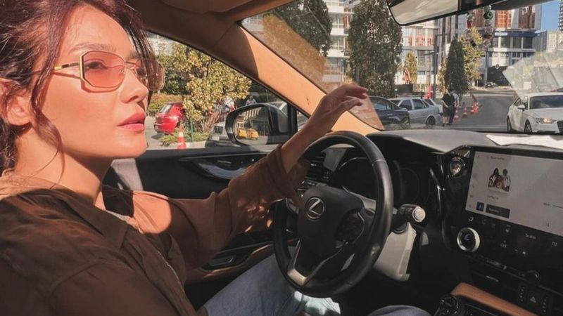 Alkollü araç kullanan Aybüke Pusat, ehliyetini kaptırdı