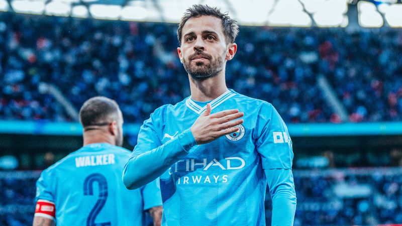 Chelsea'yi deviren Manchester City finale yükseldi