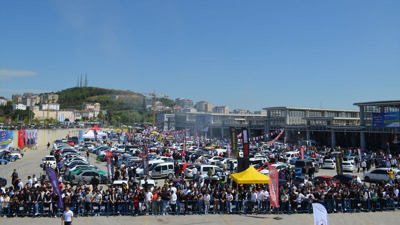 Kocaeli'de modifiye araç sahipleri buluştu