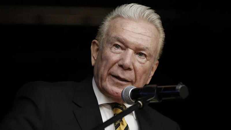 Uğur Dündar'dan 'babalık davası' tepkisi: İftiralarınızda boğulun