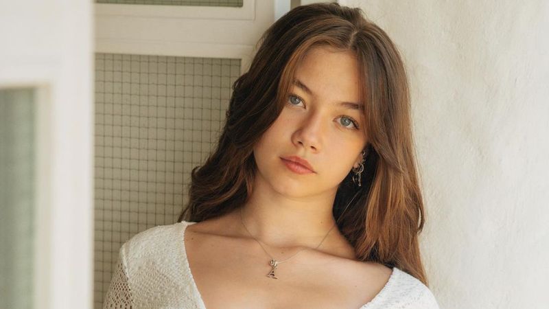 Bahar dizisinin Umay'ı minileri giydi, fiziğiyle mest etti! 