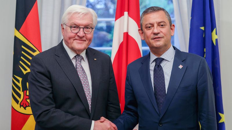 Almanya Cumhurbaşkanı Steinmeier, Özgür Özel ile görüştü