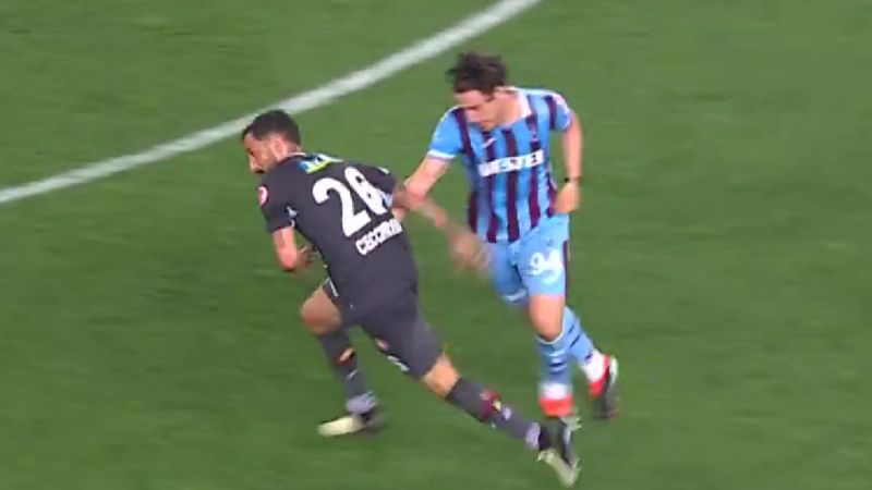 Trabzonspor'da Enis Destan doğrudan kırmızı gördü