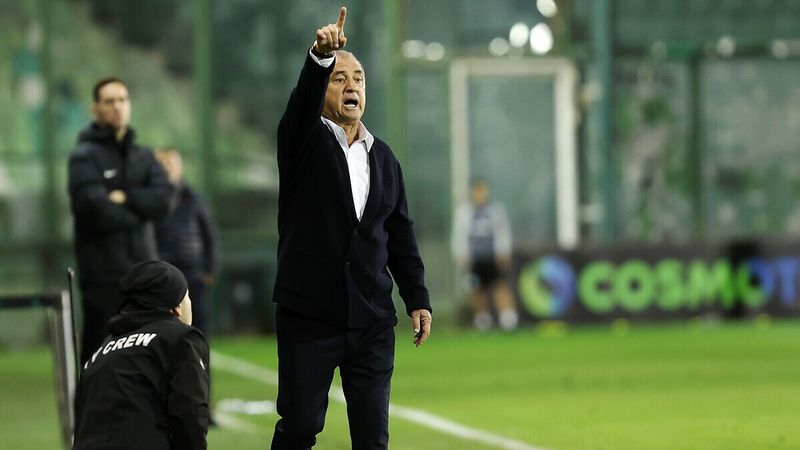 Fatih Terim'in ekibi Panathinaikos, AEK'ya boyun eğdi