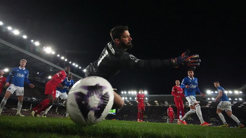 Liverpool'a şampiyonluk yolunda Everton'dan ağır darbe