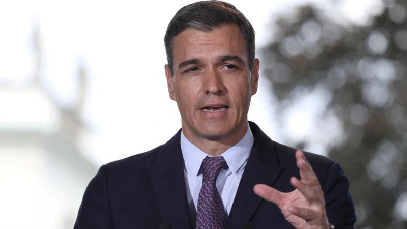 İspanya Başbakanı Pedro Sanchez, görevinde kalma kararı aldı