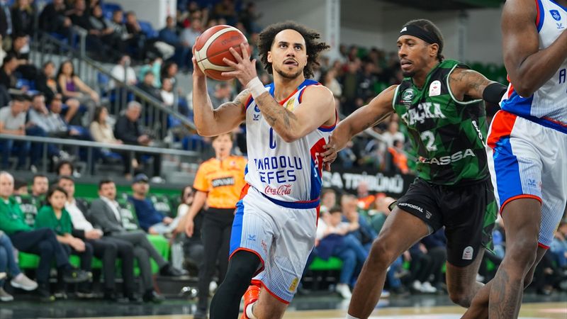 Anadolu Efes normal sezon liderliğini garantiledi