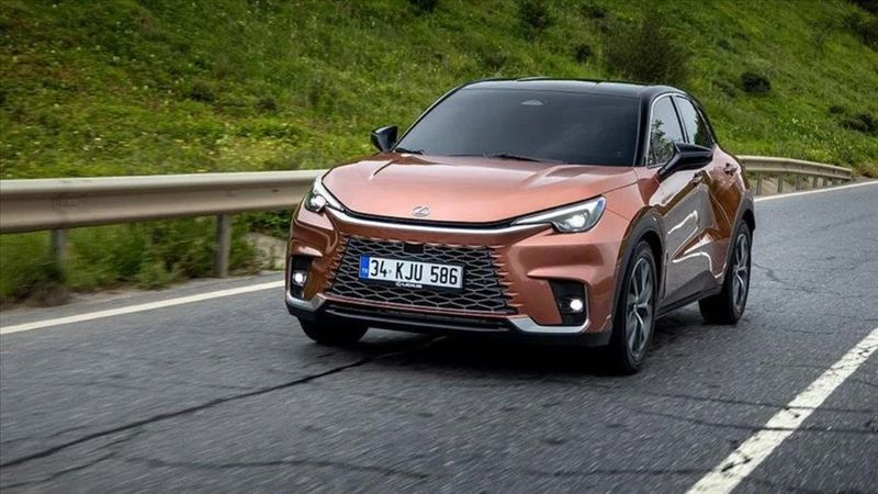 Lexus Türkiye, yeni SUV modeli LBX'i tanıttı: İşte fiyatı