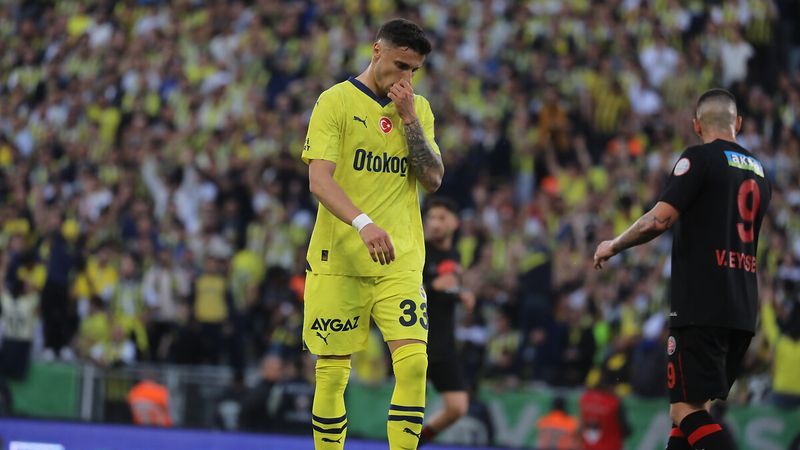 Rade Krunic yakın çevresine dert yandı: Fenerbahçe'de baskı çok ağır