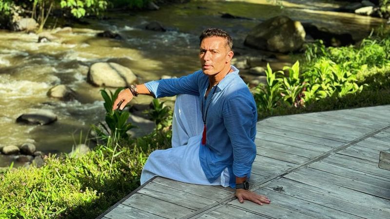 Şarkıcı Mustafa Sandal yeniden ticarete girdi!  Pet shop açtı