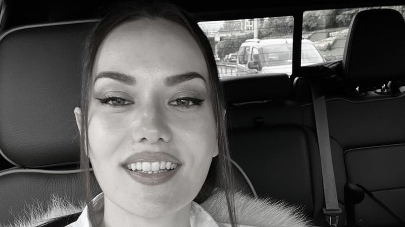 Filiz Akın, Fahriye Evcen'in son pozlarına yorum yaptı