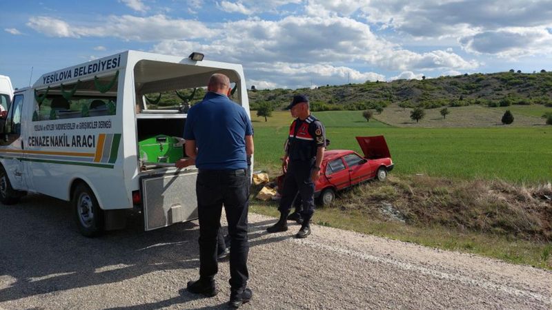 Burdur'da kazada ölen yaşlı kadın yardıma koşan çobanın akrabası çıktı