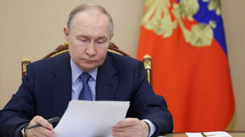 Rusya Devlet Başkanı Vladimir Putin yeni kabineyi onayladı