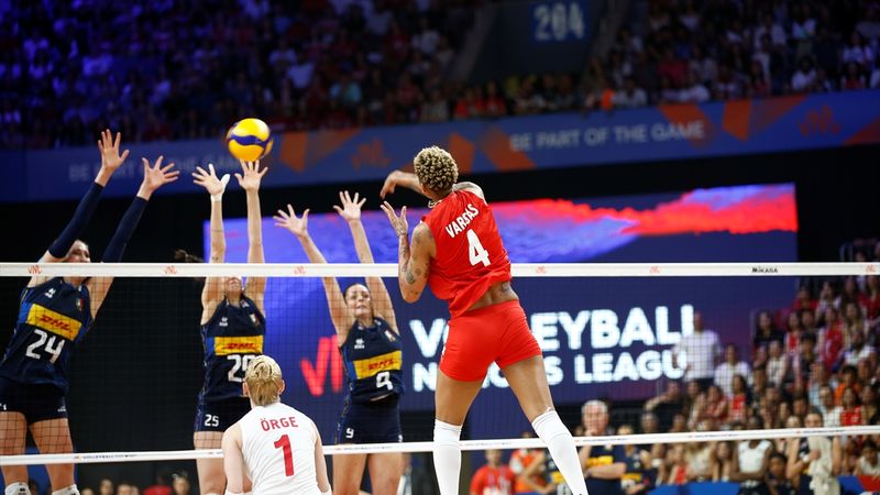 Filenin Sultanları, İtalya'ya yenildi