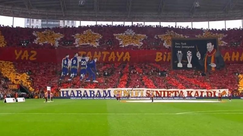 Galatasaray'dan Fenerbahçe'ye göndermeli koreografi!