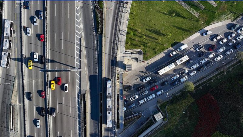 Trafiğe nisanda 196 bin 309 taşıtın kaydı yapıldı