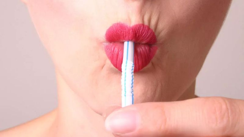 Yeni fobi yükleniyor: Pipet kullanmak bakın neye yol açıyor...