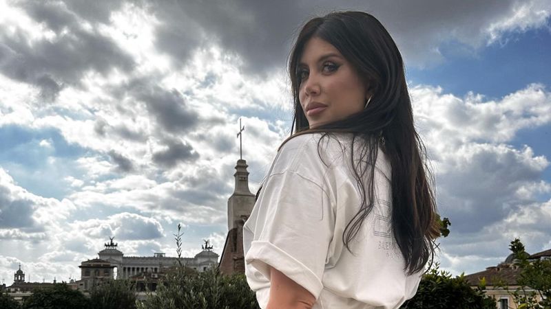 Icardi’nin eşi Wanda Nara, çırılçıplak pozunu yayınladı!