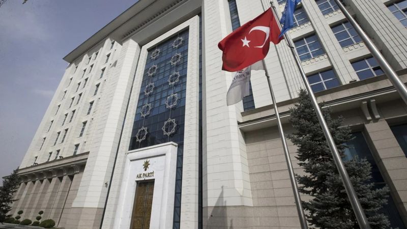 AK Parti grubu, iki kanun teklifi için mesai yapacak