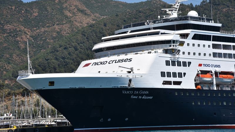 Vasco Da Gama kruvaziyeri 1.040 yolcusuyla Marmaris'e demirledi