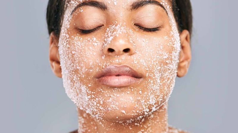 Yüzünüzü tuzlu su ile yıkayın, bakın neler oluyor görün…