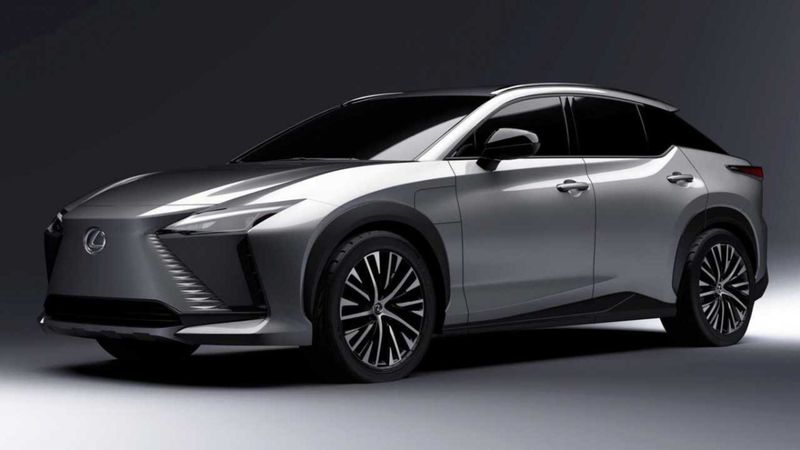 Tamamen elektrikli Lexus RZ450e Türkiye'ye geldi