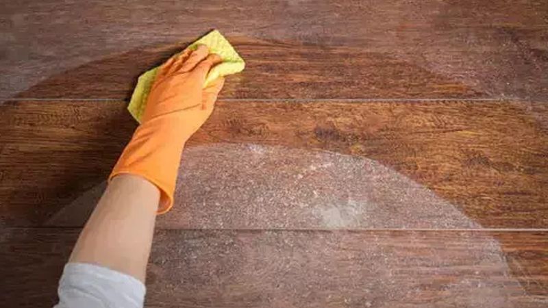 Balkonunda bu yöntemi uygulayan yaşadı! Onunla silince asla toz tutmuyor…