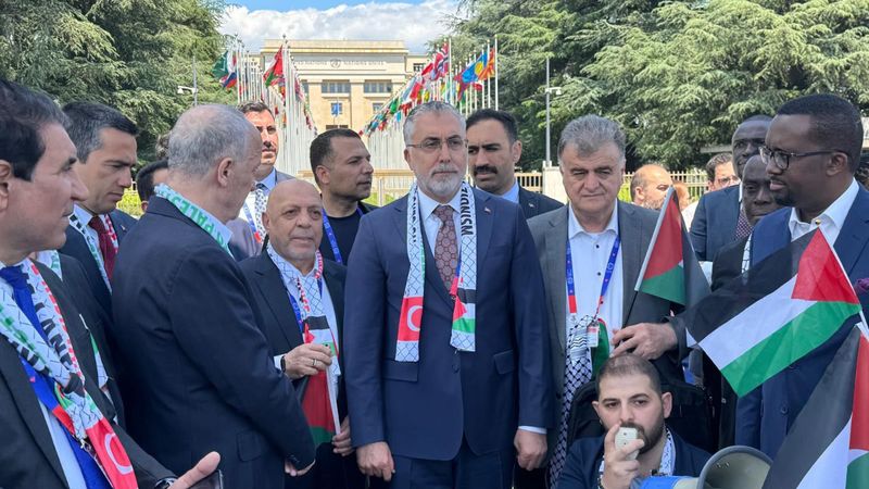 Bakan Işıkhan, BM Cenevre Ofisi önünde Filistin eylemine katıldı