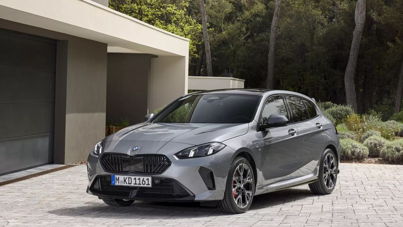 Yenilenen BMW M1 serisi tanıtıldı: İşte fiyatı ve özellikleri