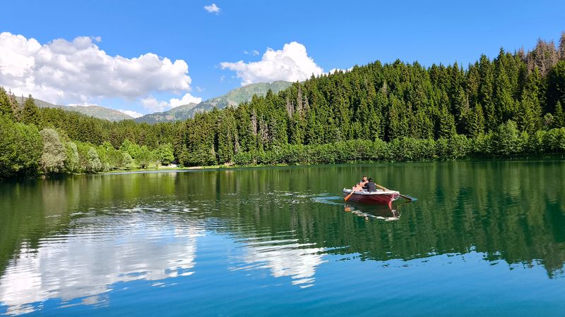 Artvin'in sakin şehri Şavşat doğal güzelliğiyle büyülüyor