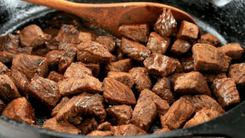 Kavurmaya bu baharatı atın, lokum yanında sert kalacak...