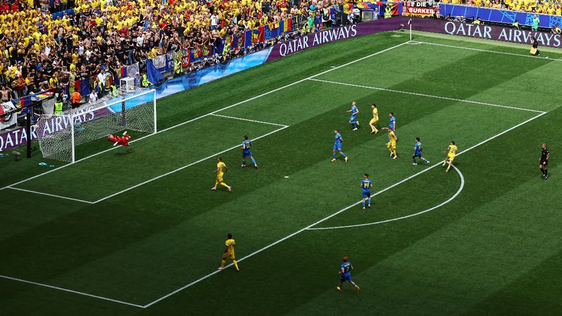 Rumen futbolcu Stanciu'dan Ukrayna ağlarına nefis gol!