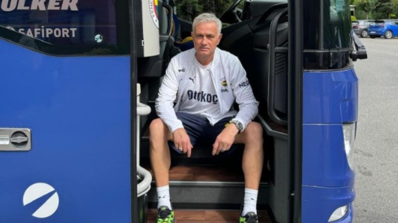 Jose Mourinho'dan takım otobüsünden paylaştı: Sabırsızlanıyorum