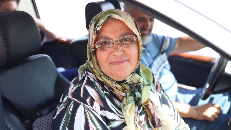 Gurbetçilerin yol yorgunluğu, Türk bayrağını görünce bitiyor