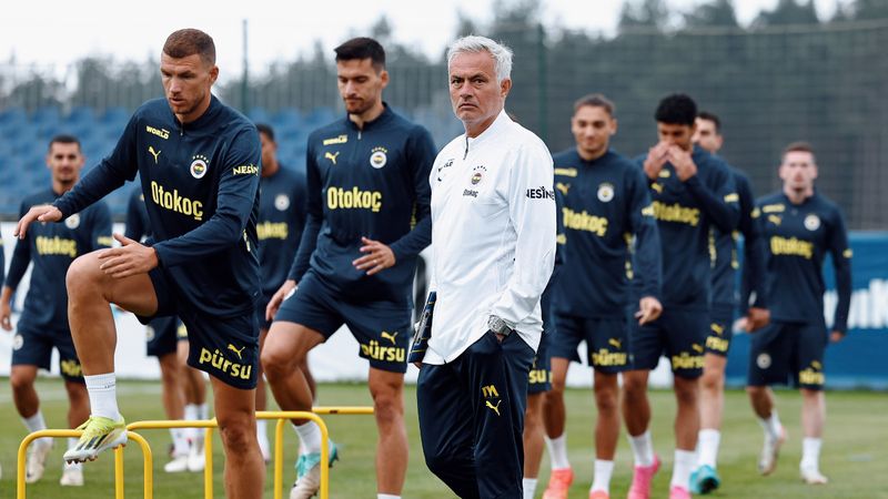 Fenerbahçe, günü çift idmanla tamamladı