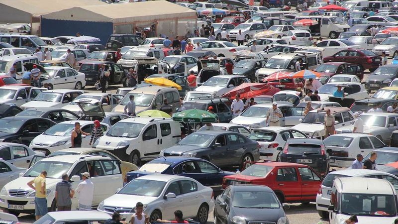 Otomobil alacaklar dikkat: 6 ay 6 bin km şartı 2025'e uzatıldı