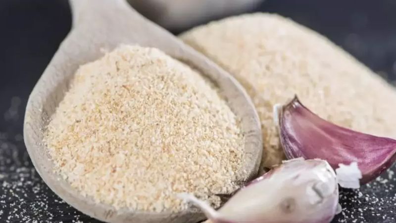 Ilık suya 1 kaşık ekleyin, sağlığınıza sağlık katın