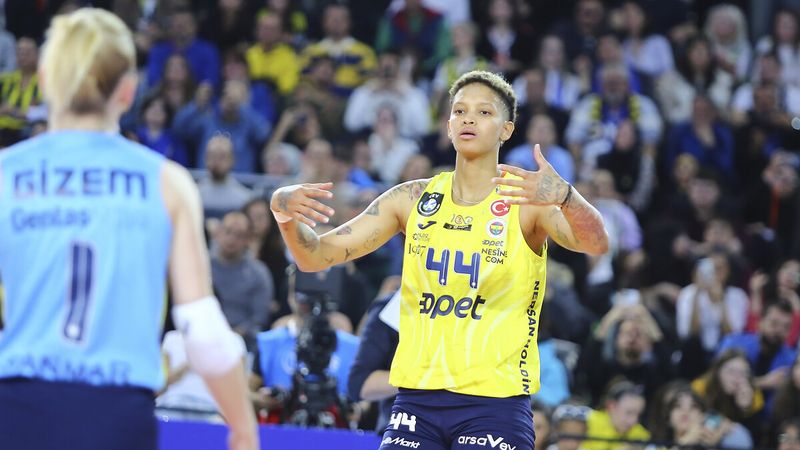 Fenerbahçe Kadın Voleybol Takımı'nda 4 oyuncunun sözleşmesi uzatıldı