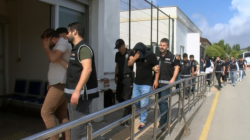 Adana'da düşük ayarlı altın dolandırıcılığı