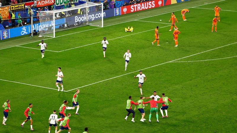 İngiltere şampiyonluk peşinde, Hollanda hayal kırıklığı yaşıyor