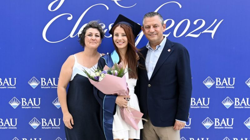 Özgür Özel'in kızı üniversiteden mezun oldu