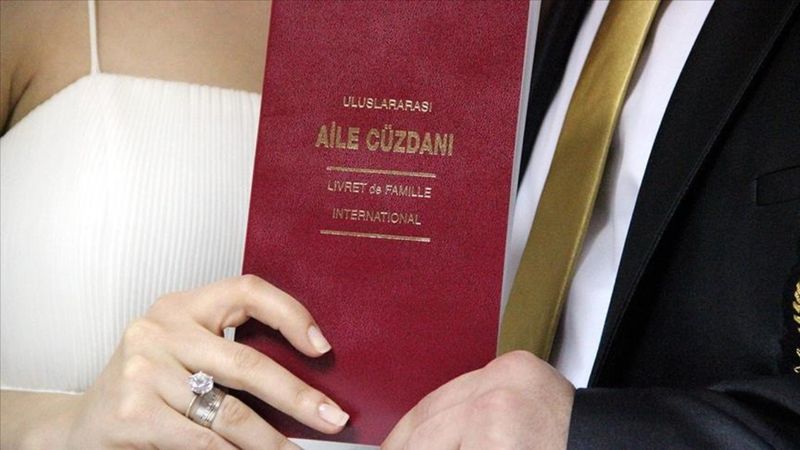 Erkekler, eşlerinin soyadını alabilir mi 2024