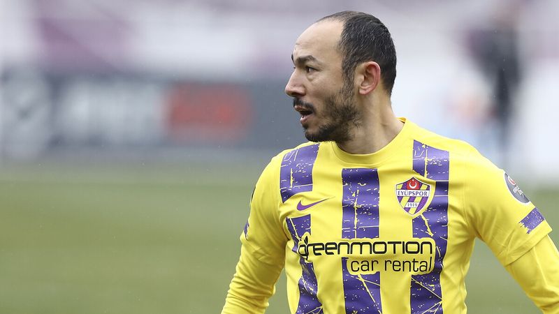 Umut Bulut, futbolu bıraktı